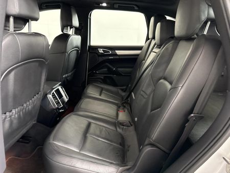 2012-Porsche-Cayenne-Diesel-Auto_3