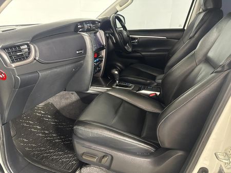 2021-Toyota-Fortuner-28-GD-6-4x4-Auto_8