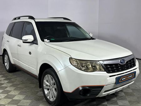 2012-Subaru-Forester-25-XS_15