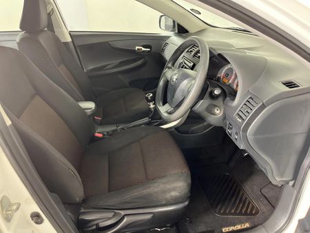 2016-Toyota-Corolla-Quest-16_8