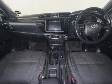 2019-Toyota-Hilux-28-GD-6-Raised-Body-Auto-Raider-Double-Cab_1