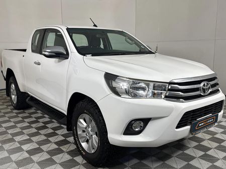 2017-Toyota-Hilux-28-GD-6-Raider-4x4-Extended-Cab_15