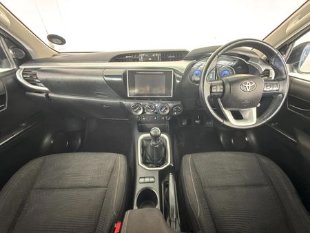 2017-Toyota-Hilux-28-GD-6-Raider-4x4-Extended-Cab_1