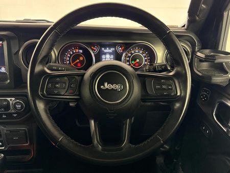 2021-Jeep-Wrangler-36-V6-Sahara-2-dr_11