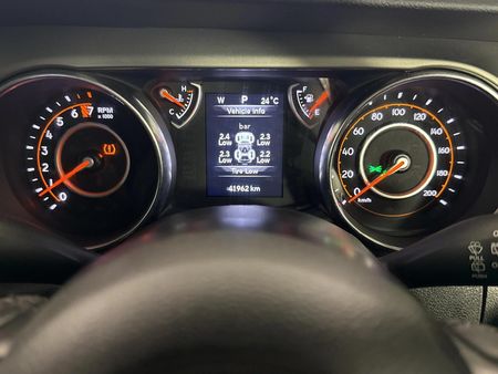 2021-Jeep-Wrangler-36-V6-Sahara-2-dr_2