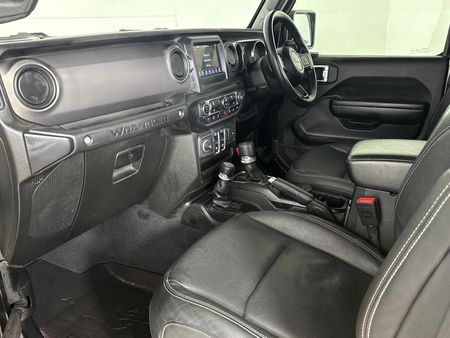 2021-Jeep-Wrangler-36-V6-Sahara-2-dr_7
