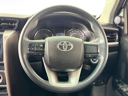 2019-Toyota-Fortuner-24-GD-6-Raised-Body-Auto_11