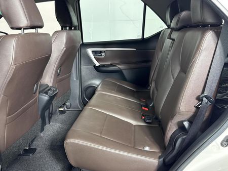2019-Toyota-Fortuner-24-GD-6-Raised-Body-Auto_3