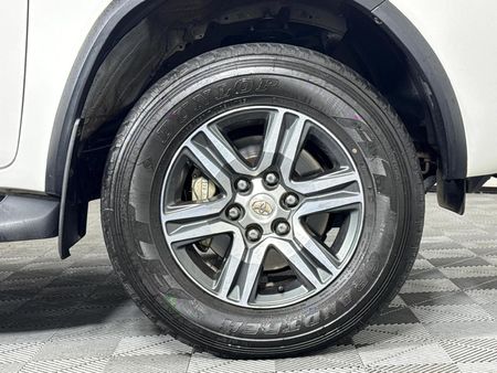 2019-Toyota-Fortuner-24-GD-6-Raised-Body-Auto_5