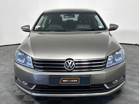 2012-Volkswagen-Passat-20-TDI-Comfortline-Auto-103kW_12
