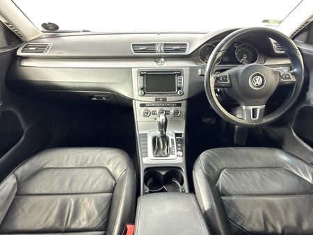 2012-Volkswagen-Passat-20-TDI-Comfortline-Auto-103kW_1