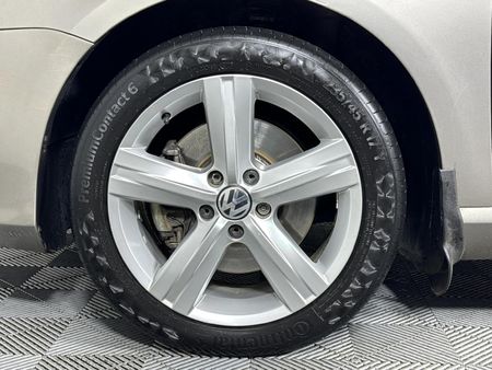 2012-Volkswagen-Passat-20-TDI-Comfortline-Auto-103kW_3