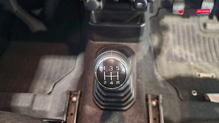 2023-Suzuki-Jimny-15-GLX_15