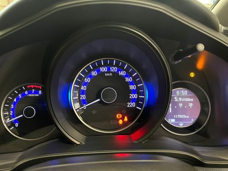 2016-Honda-Jazz-12-Trend_10