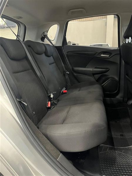 2016-Honda-Jazz-12-Trend_11