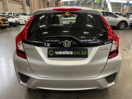 2016-Honda-Jazz-12-Trend_3