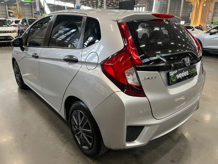 2016-Honda-Jazz-12-Trend_4