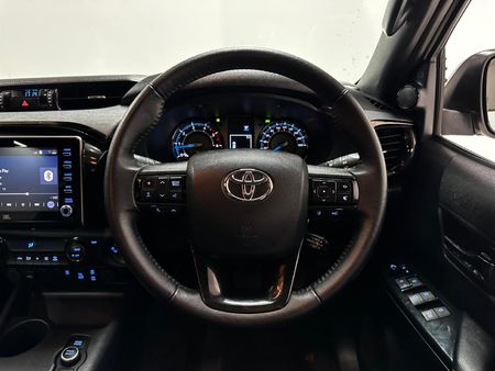 2025-Toyota-Hilux-28-GD-6-RB-Legend-RS-4x4-Double-Cab-Auto-mhev_12