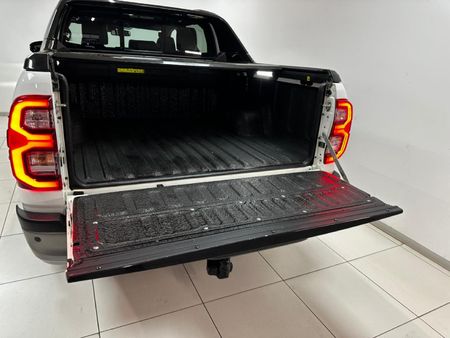 2025-Toyota-Hilux-28-GD-6-RB-Legend-RS-4x4-Double-Cab-Auto-mhev_5