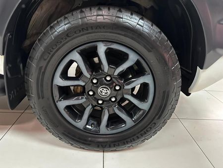 2025-Toyota-Hilux-28-GD-6-RB-Legend-RS-4x4-Double-Cab-Auto-mhev_8