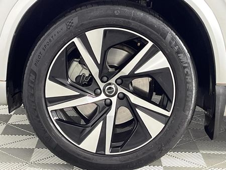 2023-Volvo-XC90-B5-R-Design-AWD_4
