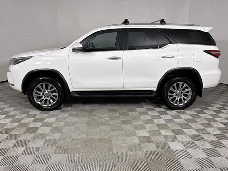 2020-Toyota-Fortuner-28-GD-6-4x4-VX-Auto_15