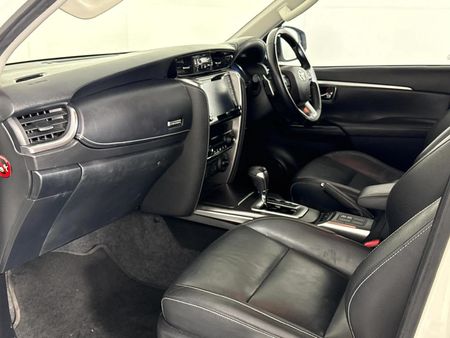 2020-Toyota-Fortuner-28-GD-6-4x4-VX-Auto_7