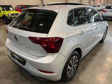 2024-Volkswagen-Polo-10-TSI-Life_2