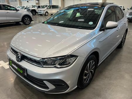 2024-Volkswagen-Polo-10-TSI-Life_6