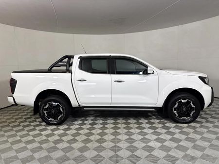 2021-Nissan-Navara-25-DDTi-LE-Plus-4X4-Auto-Double-Cab_15
