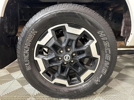2021-Nissan-Navara-25-DDTi-LE-Plus-4X4-Auto-Double-Cab_4