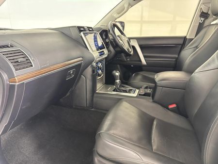 2021-Toyota-Land-Cruiser-Prado-28-GD-VX-L-Auto_8
