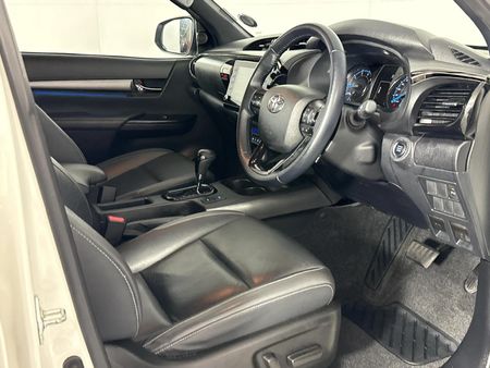 2022-Toyota-Hilux-28-GD-6-Raised-Body-Legend-Auto-Double-Cab_9