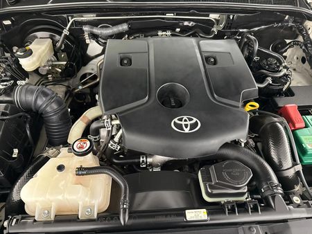 2022-Toyota-Hilux-28-GD-6-Raised-Body-Legend-Auto-Double-Cab_14