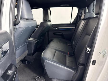 2022-Toyota-Hilux-28-GD-6-Raised-Body-Legend-Auto-Double-Cab_3