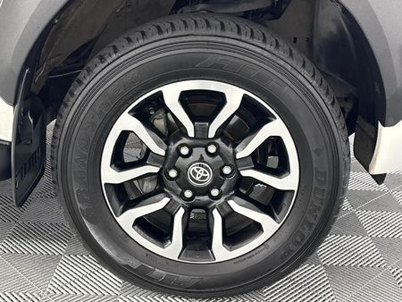 2022-Toyota-Hilux-28-GD-6-Raised-Body-Legend-Auto-Double-Cab_5