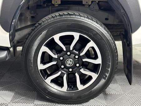 2022-Toyota-Hilux-28-GD-6-Raised-Body-Legend-Auto-Double-Cab_6