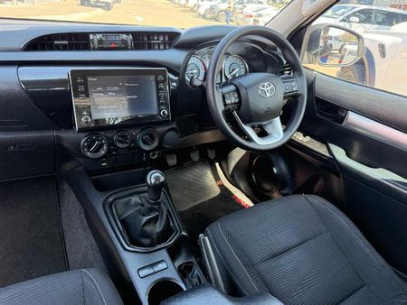2021-Toyota-Hilux-24-GD-6-Raised-Body-Raider-Extended-Cab_7