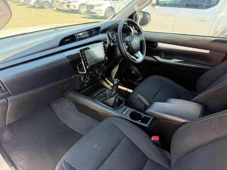 2021-Toyota-Hilux-24-GD-6-Raised-Body-Raider-Extended-Cab_8
