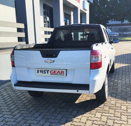 2015-Chevrolet-Utility-14-AC_11