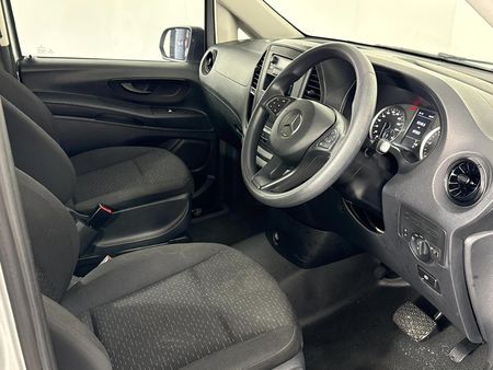 2021-Mercedes-Benz-Vito-116-22-CDI-Tourer-Pro-Auto_9
