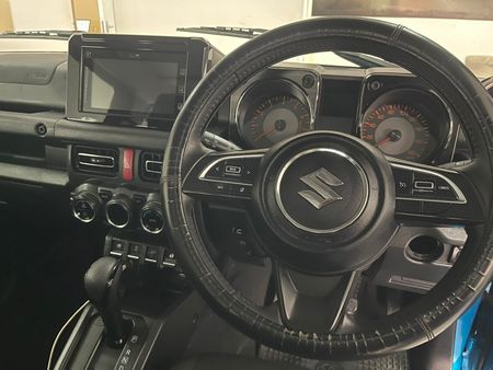 2023-Suzuki-Jimny-15-GLX-Auto_10