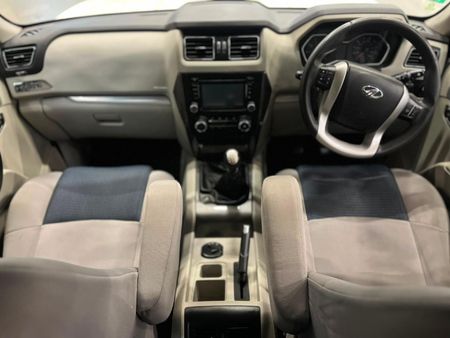2017-Mahindra-Scorpio-22-mHawk-4x4-8-seat-S10_11