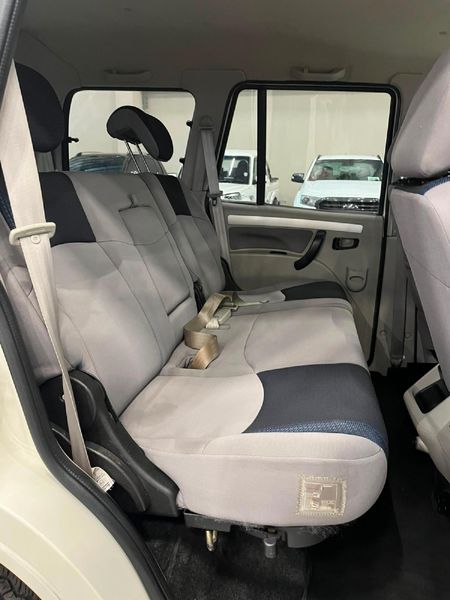 2017-Mahindra-Scorpio-22-mHawk-4x4-8-seat-S10_12