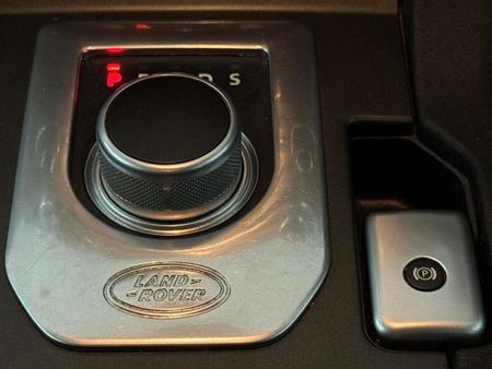 2014-Land-Rover-Discovery-4-30-TD-SD-V6-HSE_10