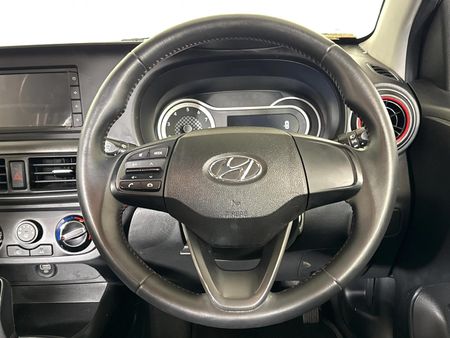2023-Hyundai-Grand-i10-12-Fluid-Auto_11