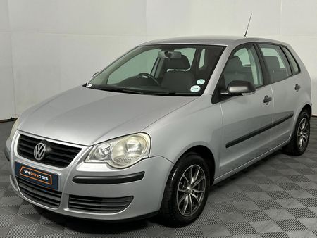 2009-Volkswagen-Polo-16-Trendline_0