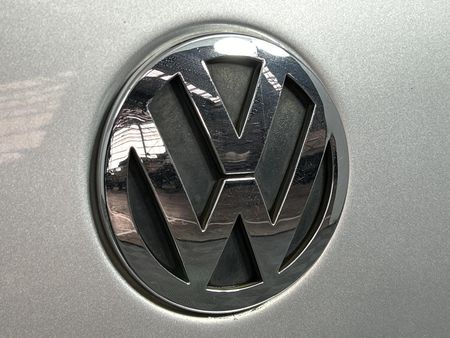 2009-Volkswagen-Polo-16-Trendline_11