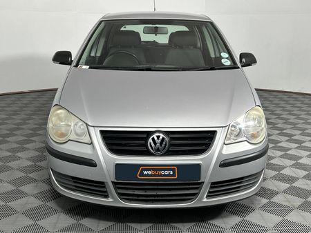 2009-Volkswagen-Polo-16-Trendline_14