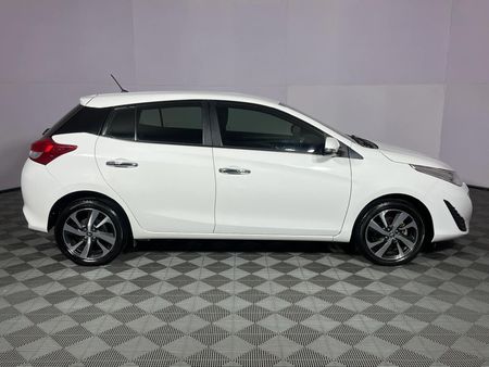 2018-Toyota-Yaris-15-XS-5-dr_15